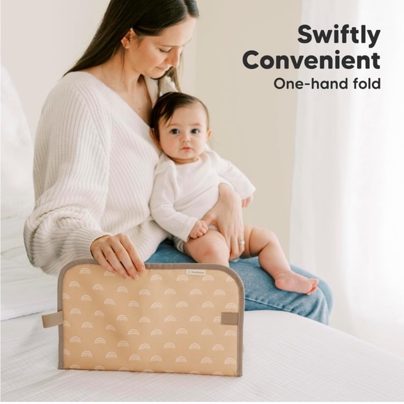 KeaBabies Portable Diaper Changing Pad Waterproof Foldable Travel Changing Mat - Picture 6 of 8